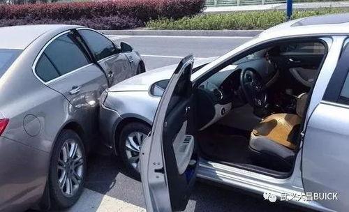 娱乐吃瓜酱汽车安全气囊